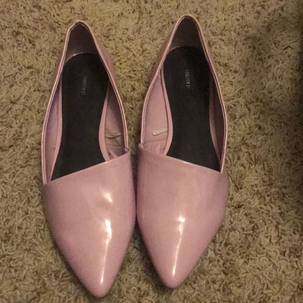 Pointy toe flats